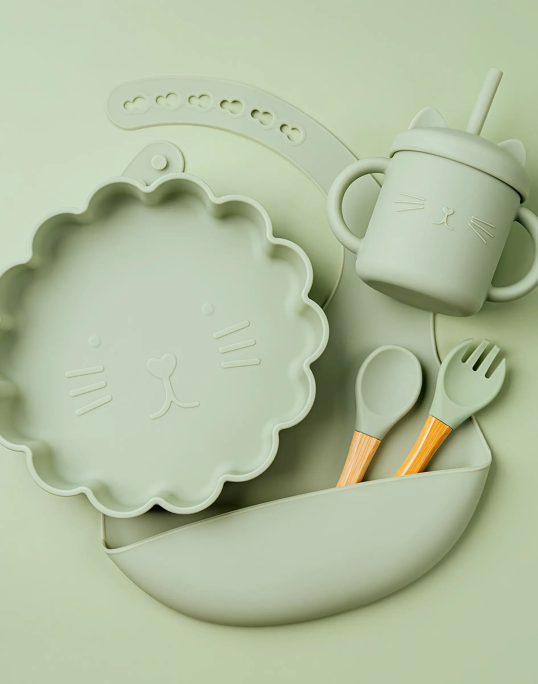 Silikon-Babylätzchen mit Teller und Trinkbecher
